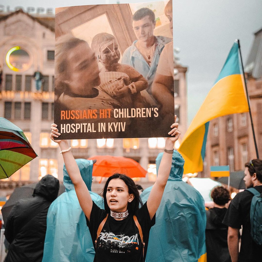 Мода барикад. Як одяг ставав голосом протесту в Україні і світі